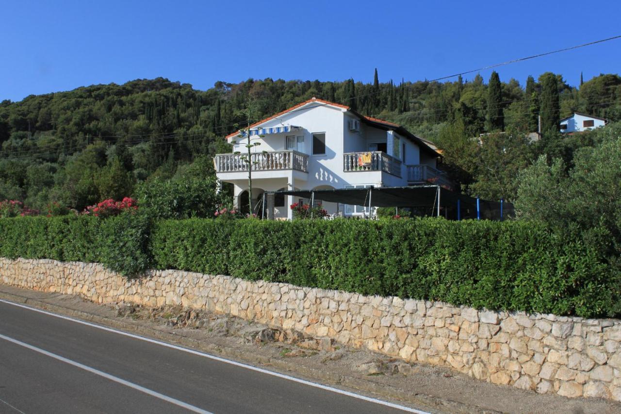 Apartments With A Parking Space Preko, Ugljan - 8224 Exterior photo