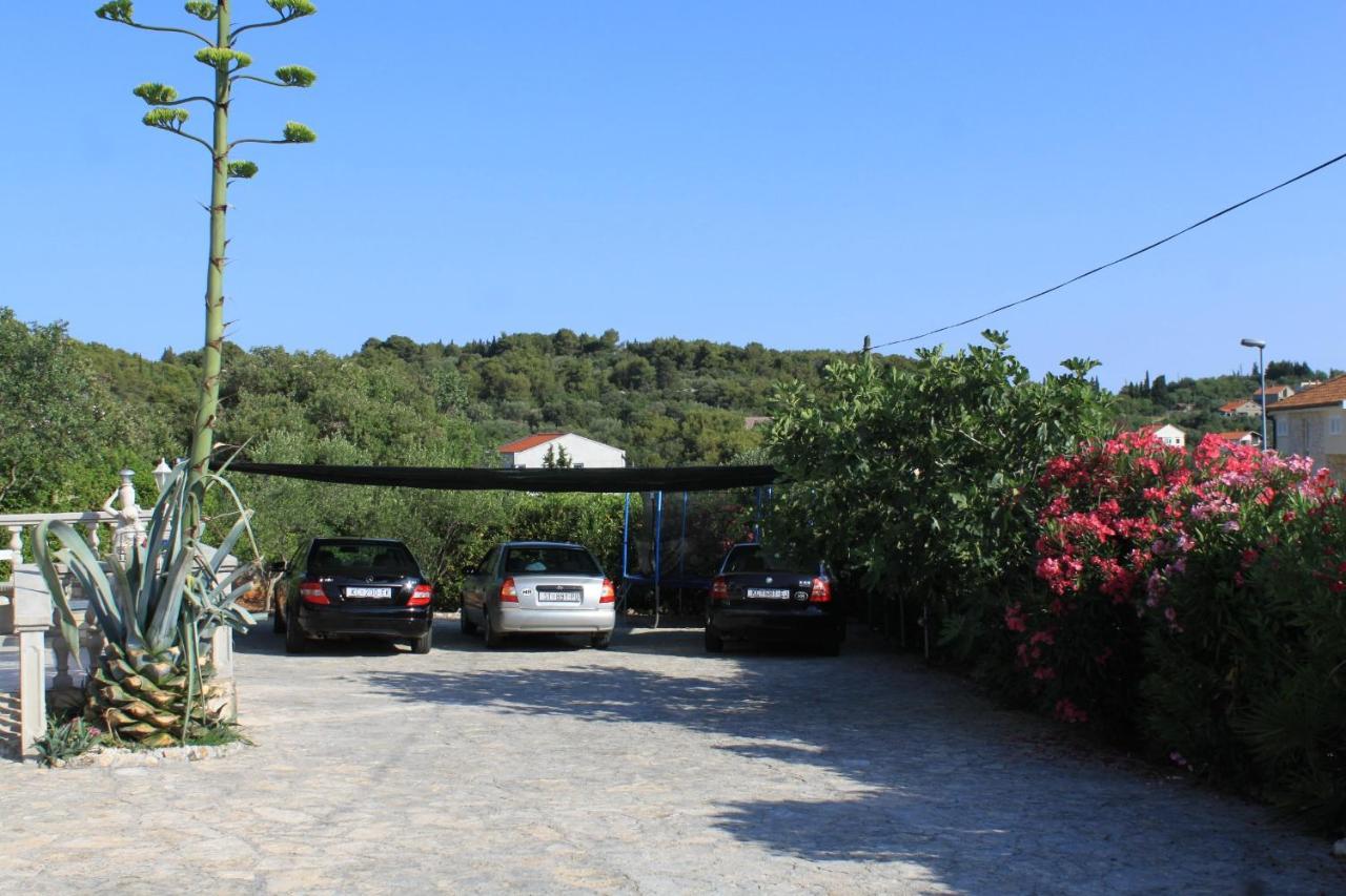 Apartments With A Parking Space Preko, Ugljan - 8224 Exterior photo