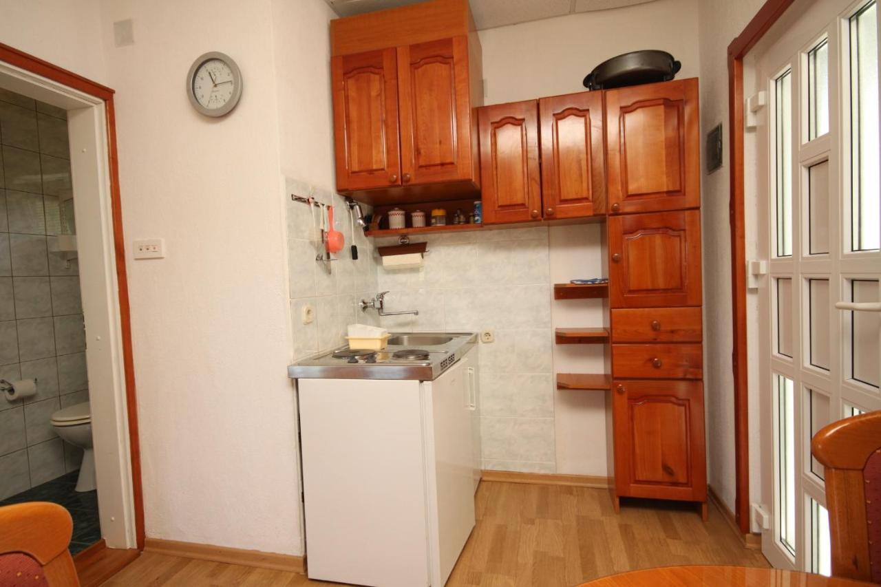 Apartments With A Parking Space Preko, Ugljan - 8224 Exterior photo