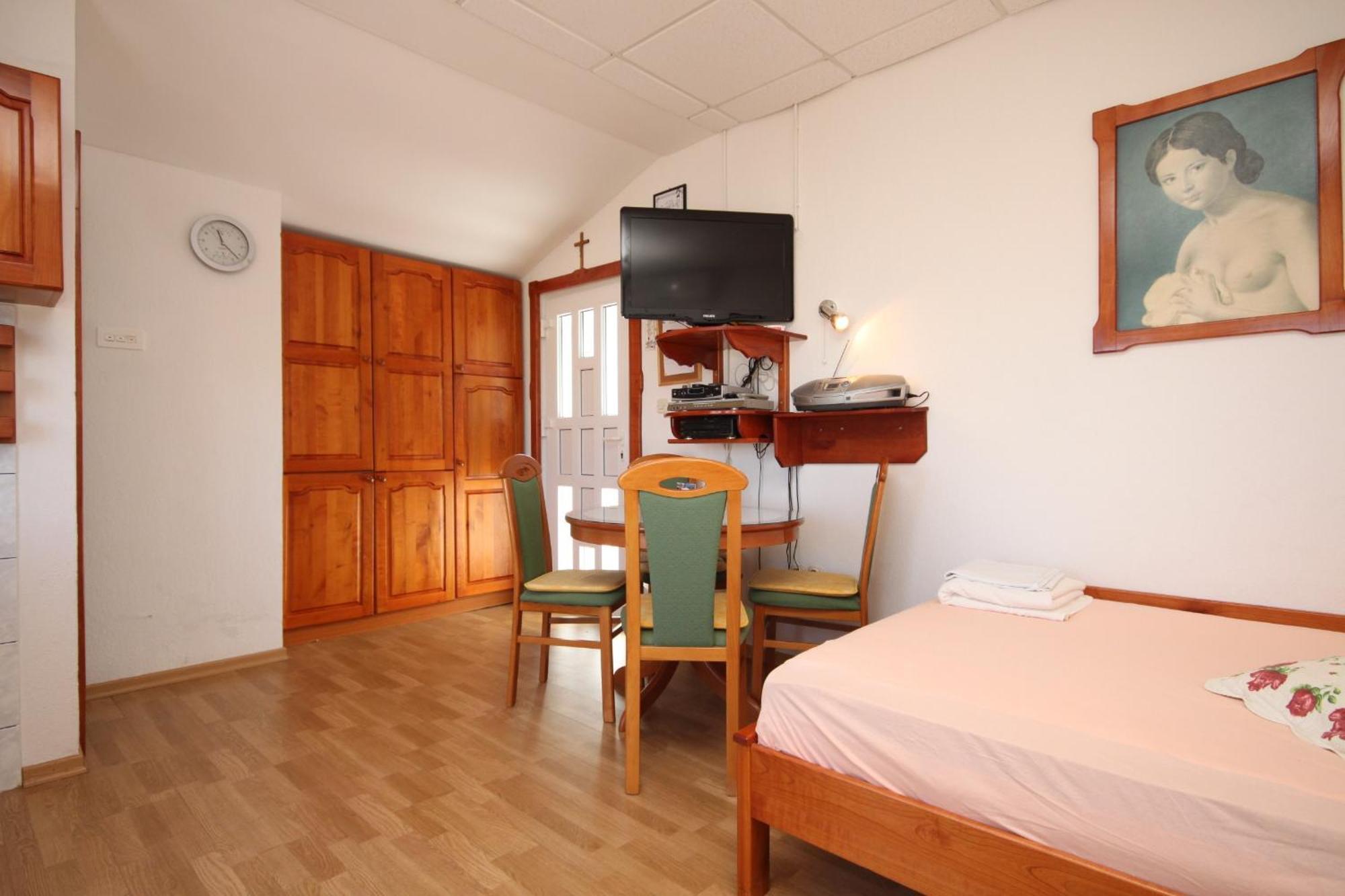 Apartments With A Parking Space Preko, Ugljan - 8224 Room photo