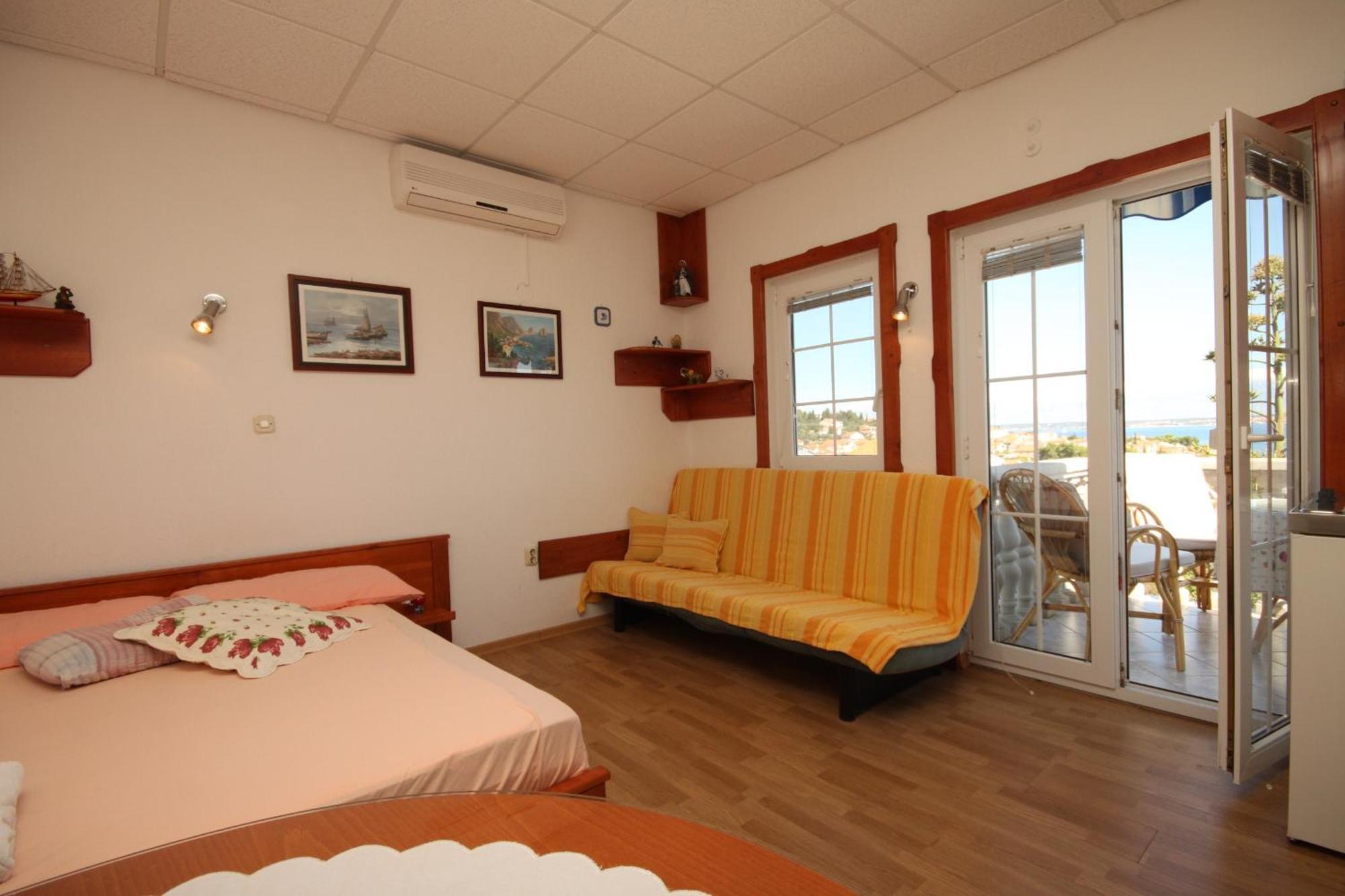 Apartments With A Parking Space Preko, Ugljan - 8224 Room photo
