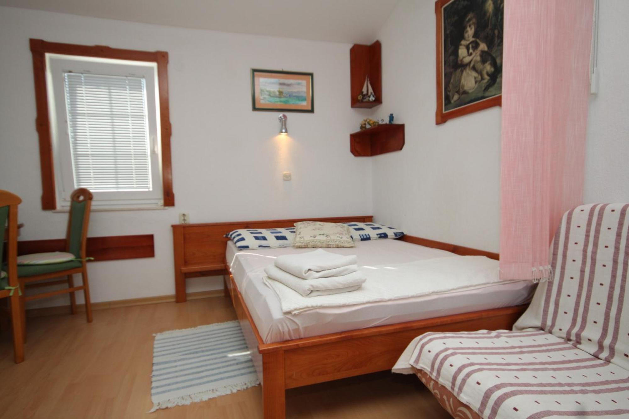 Apartments With A Parking Space Preko, Ugljan - 8224 Room photo